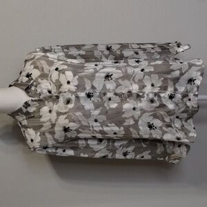 Banana Republic International Exclusive Sheer Floral Gray Size Medium